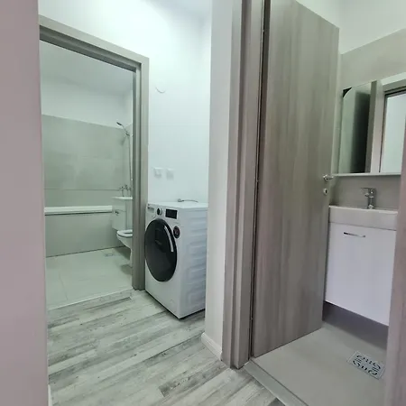 Adi Happy 3 Apartment